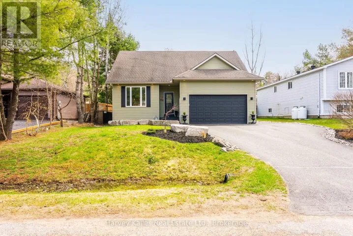 6 JOHNSTON STREET, Muskoka Lakes (Medora), Ontario P0B1J0