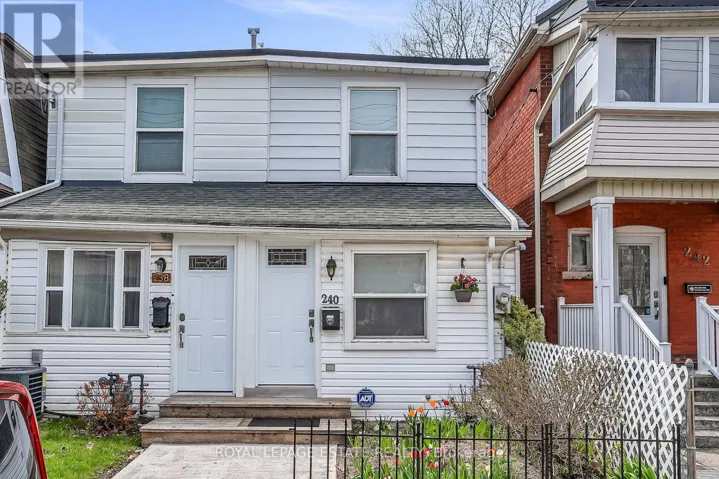 240 CEDARVALE AVENUE, Toronto (Woodbine-Lumsden), Ontario M4C4K2