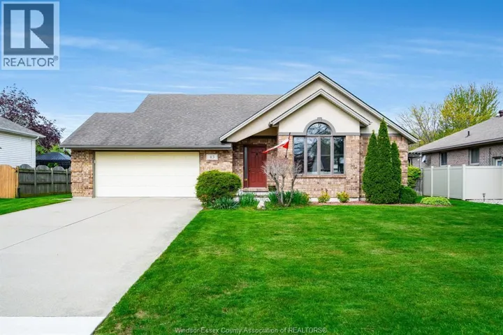 43 Oak DRIVE, Essex, Ontario N8M3C5