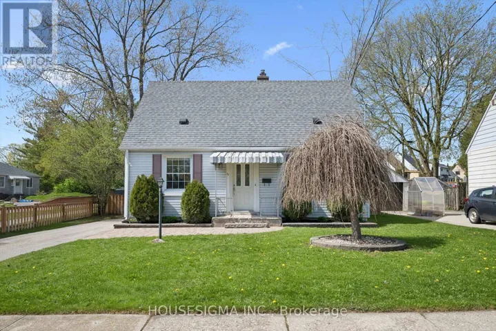 46 SENECA DRIVE, Kitchener, Ontario N2M3G9