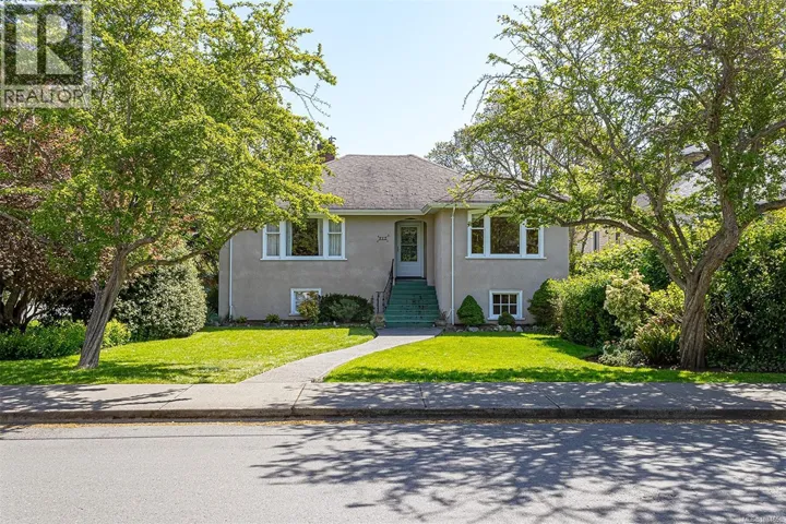 865 St. Patrick St, Oak Bay, British Columbia V8S4X7
