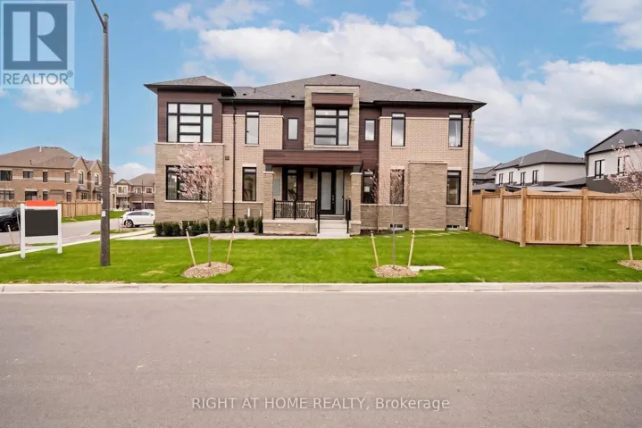 38 VAN WART STREET, Whitby, Ontario L1P0P8