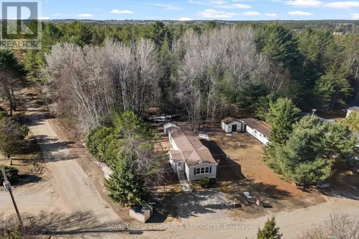 5 HUNTER'S RUN LANE, Laurentian Hills, Ontario K0J1J0