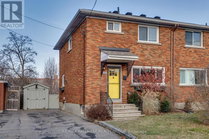 1213 EMPEROR AVENUE, Ottawa, Ontario K1Z8C3