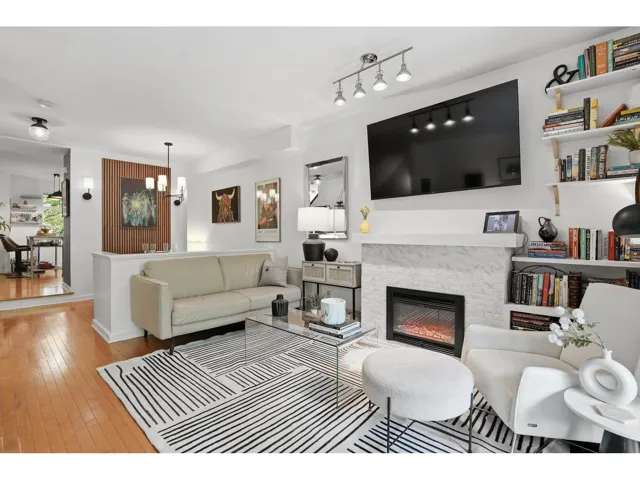 2 15233 34 AVENUE, Surrey, British Columbia V3Z2T7