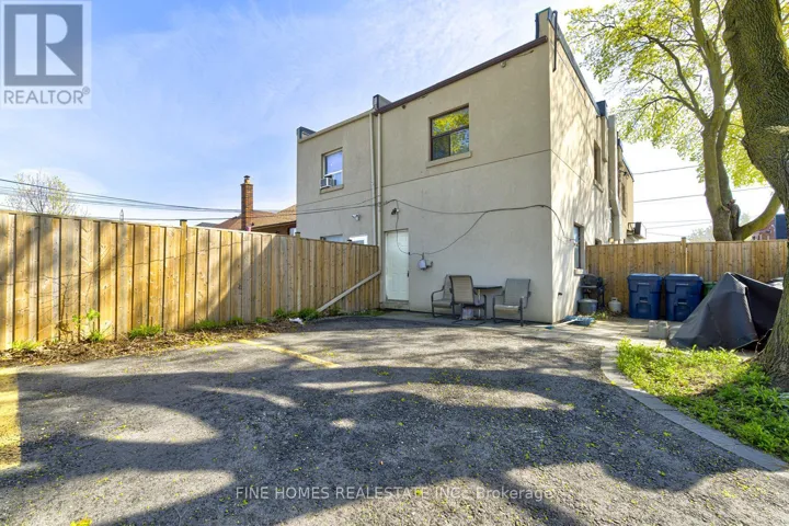 1762 KEELE STREET, Toronto (Keelesdale-Eglinton West), Ontario M6M3X1