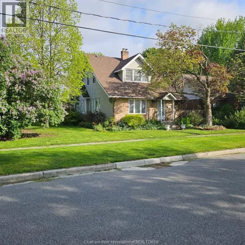 418 Gillard STREET, Wallaceburg, Ontario N8A1N6