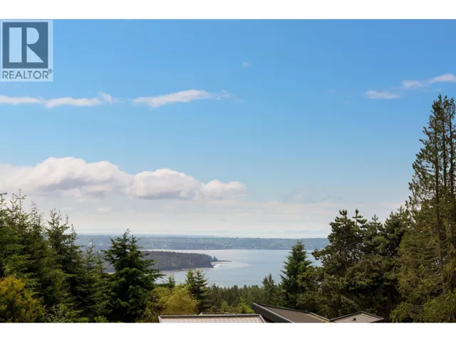 1109 HIGHLAND DRIVE, West Vancouver, British Columbia V7S2H2