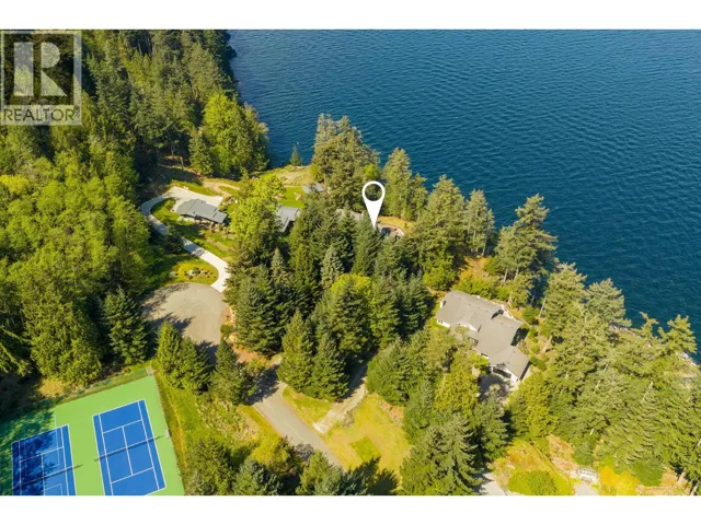 520 SMUGGLERS COVE ROAD, Bowen Island, British Columbia V0N1G1