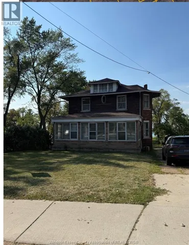 3026 SANDWICH STREET, Windsor, Ontario N9C1A3
