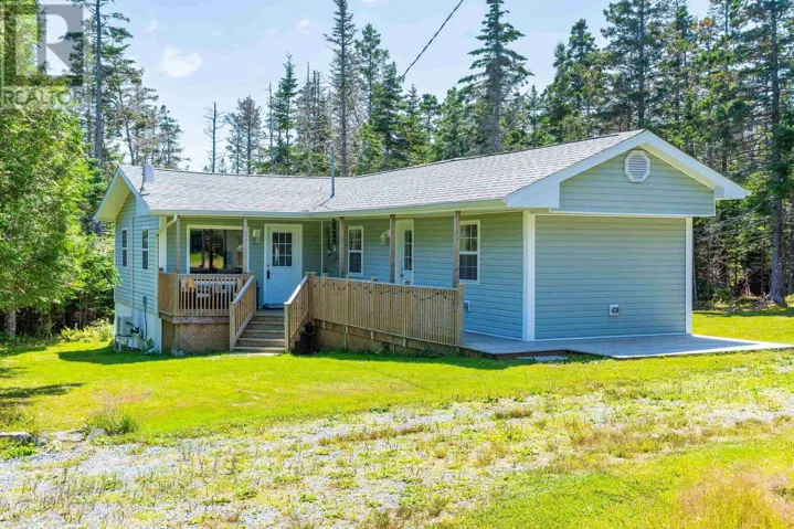 20 Howard Stevens Walk, Clam Harbour, Nova Scotia B0J2L0