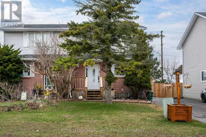 884 LARCHWOOD CRESCENT, Kingston (City Northwest), Ontario K7P2P7