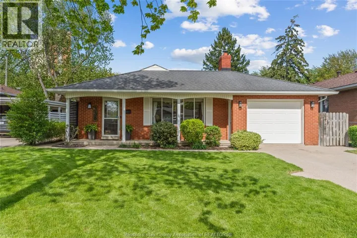 338 BETTY DRIVE, Windsor, Ontario N8S3W8