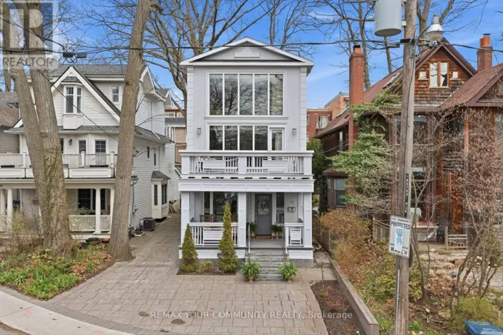 12 HAZEL AVENUE, Toronto (The Beaches), Ontario M4E1C5