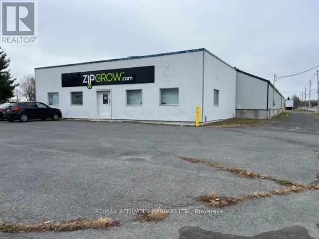 650 CUMBERLAND STREET, Cornwall, Ontario K6J4J5