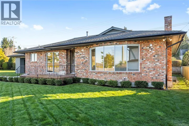 245 Elizabeth Ave, Qualicum Beach, British Columbia V9K1G8