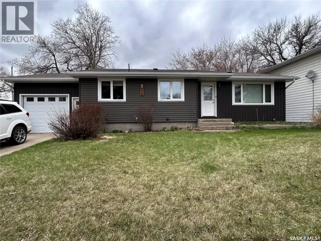 2007 Mayfair BAY, Estevan, Saskatchewan S4A1X7