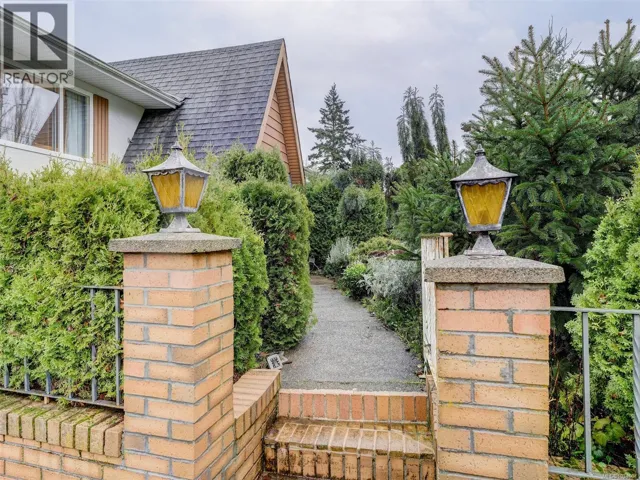 4231 Interurban Rd, Saanich, British Columbia V9E2C6