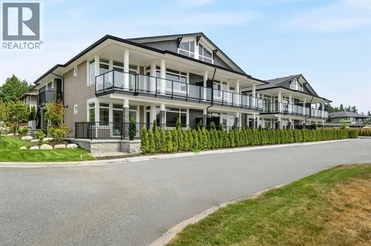 2 5522 MCCOURT ROAD, Sechelt, British Columbia V0N3A7