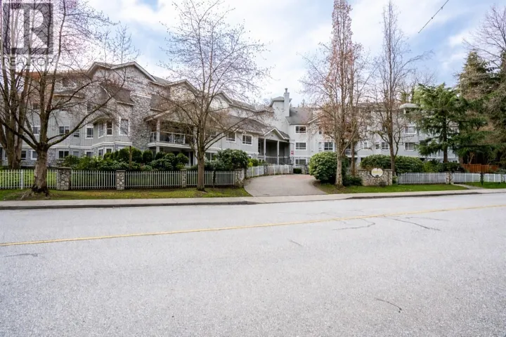 107 1283 PARKGATE AVENUE, North Vancouver, British Columbia V7H3A3