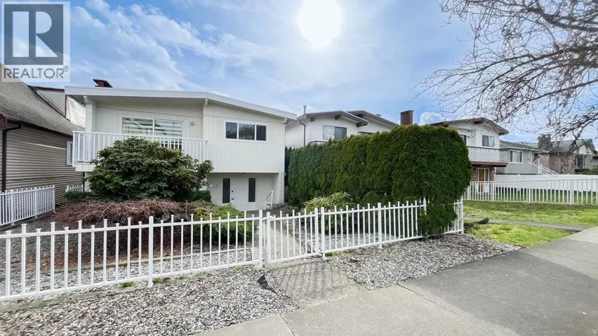 320 E 57TH AVENUE, Vancouver, British Columbia V5X1S7