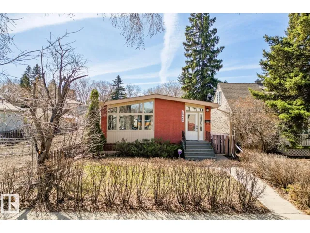 10649 67 AV NW, Edmonton, Alberta T6H1Z7
