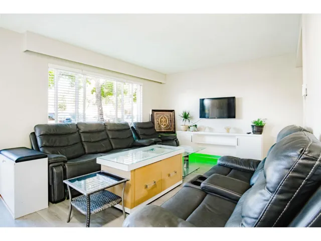 202 11901 89A AVENUE, Delta, British Columbia V4C3G8