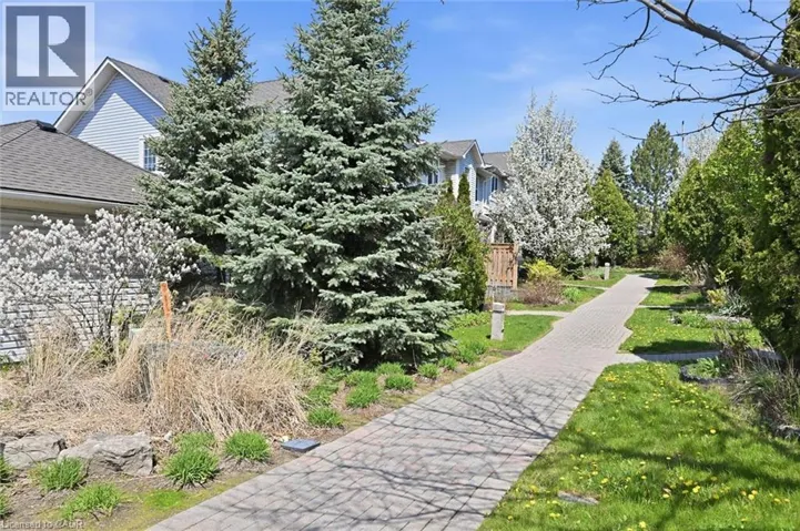 1085 HARROGATE Drive Unit# 35, Ancaster, Ontario L9K1R2