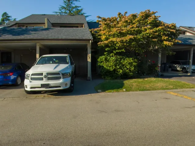 702 9270 122 STREET, Surrey, British Columbia V3V4L5