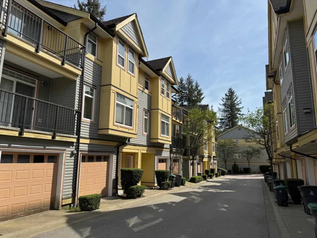 2 15518 103A AVENUE, Surrey, British Columbia V3R1N7