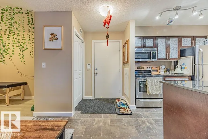 #310 12025 22 AV SW, Edmonton, Alberta T6W2Y1