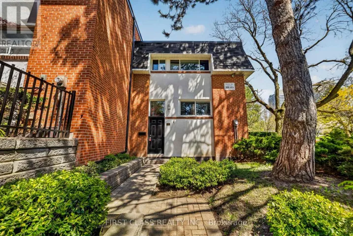 38 - 96 GEORGE HENRY BOULEVARD, Toronto (Henry Farm), Ontario M2J1E7