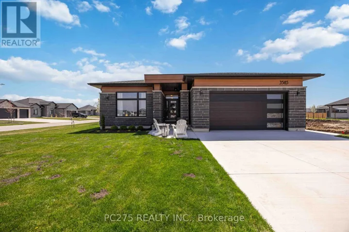 3585 BRITT BOULEVARD, Plympton-Wyoming (Plympton Wyoming), Ontario N0N1E0