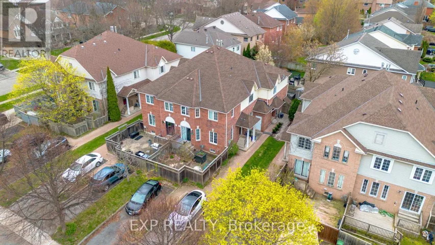 112 LAURENDALE AVENUE, Hamilton (Waterdown), Ontario L0R2H3