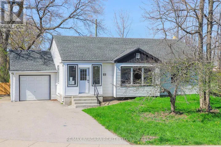 5 MEADOWVALE DRIVE, St. Catharines (Lakeport), Ontario L2N3Z6