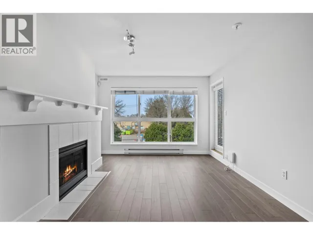 304 5500 LYNAS LANE, Richmond, British Columbia V7C5R5