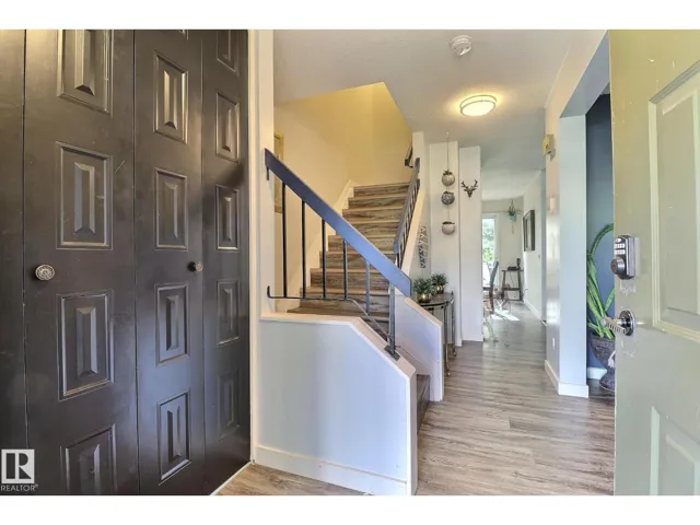 5315 39 AV NW, Edmonton, Alberta T6L1P3