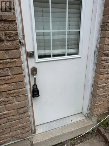 33 LACEWOOD CRESCENT, Brampton (Westgate), Ontario L6S3K3