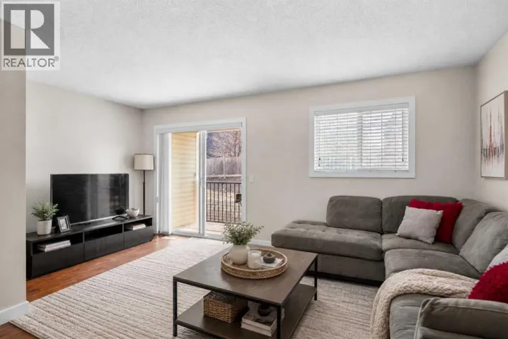 89 Pantego Lane NW, Calgary, Alberta T3K0T1