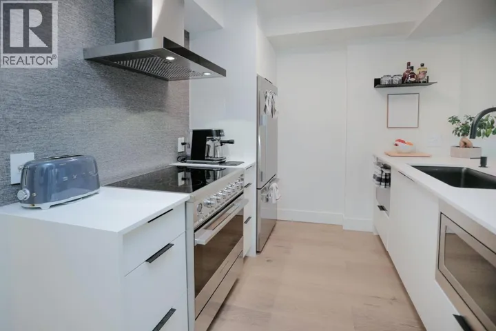 703 1288 ALBERNI STREET, Vancouver, British Columbia V6E4N5