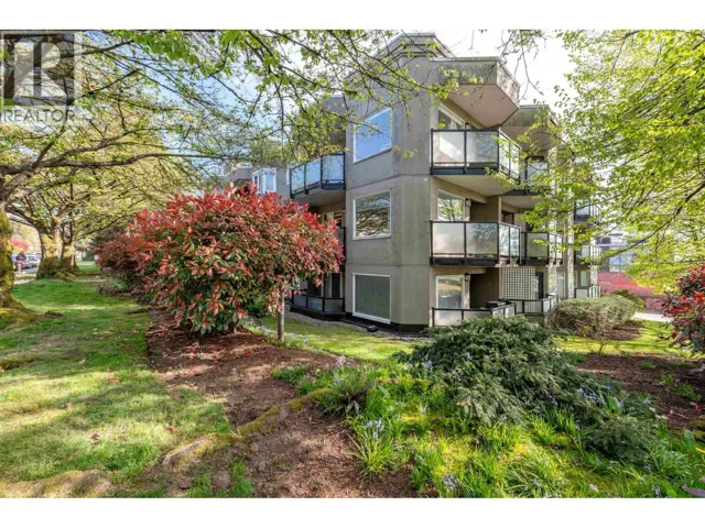 201 175 W 4TH STREET, North Vancouver, British Columbia V7M1H6