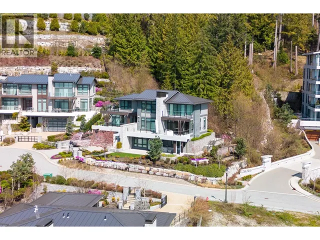 2948 BURFIELD PLACE, West Vancouver, British Columbia V7S0A9