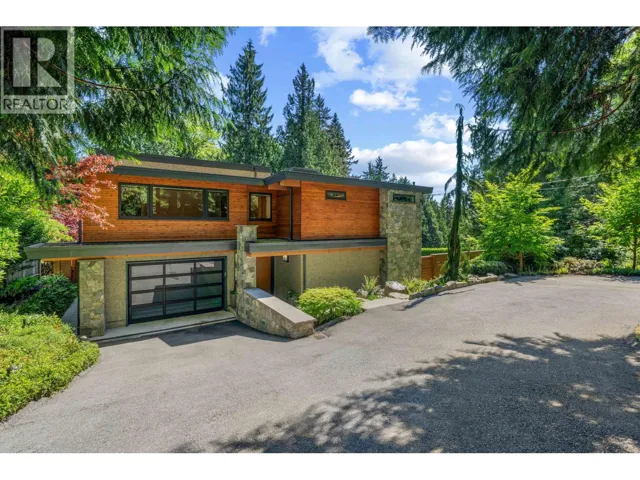6184 EASTMONT DRIVE, West Vancouver, British Columbia V7W1X3