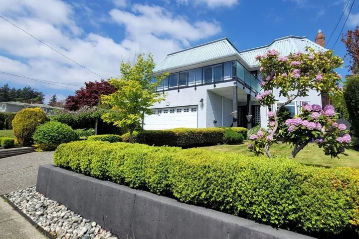 15627 BUENA VISTA AVENUE, White Rock, British Columbia V4B1Z3