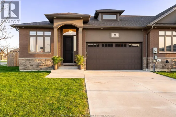 2 SUMMERVILLE AVENUE, Leamington, Ontario N8H0C5