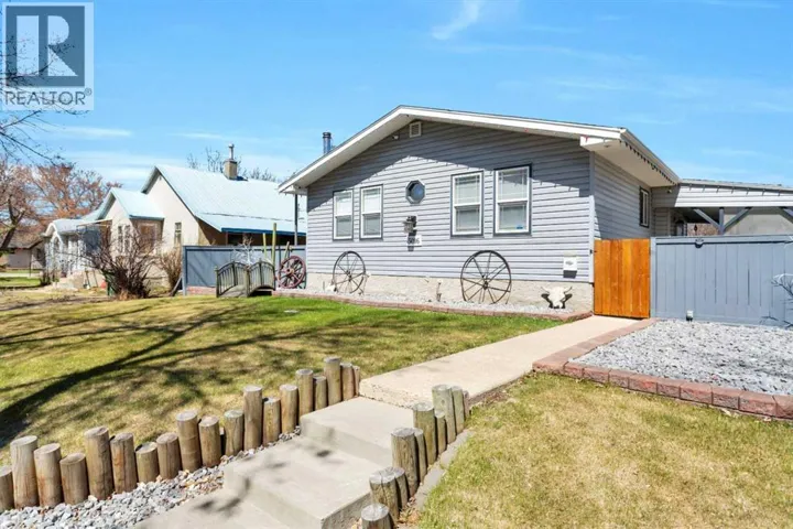 5016 55 Avenue, Ponoka, Alberta T4J1H2