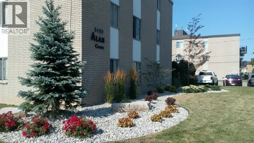 6490 WYANDOTTE East Unit# 201, Windsor, Ontario N8S1P1