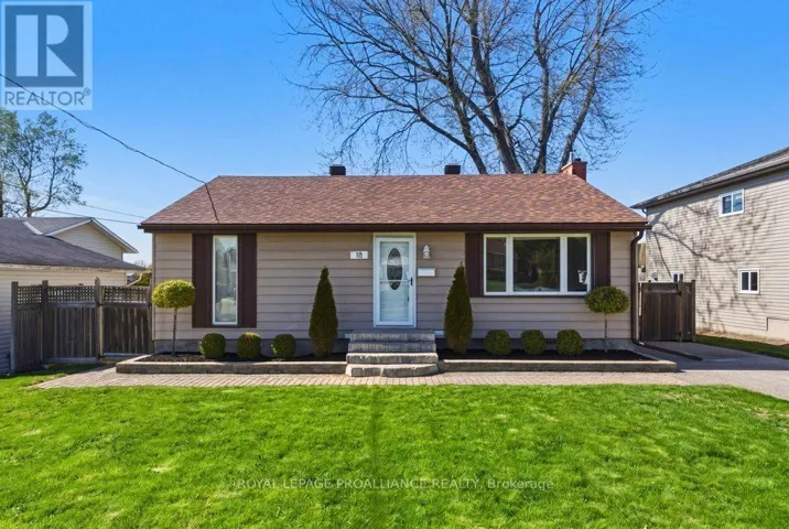 18 DUKE STREET, Brockville, Ontario K6V3J1