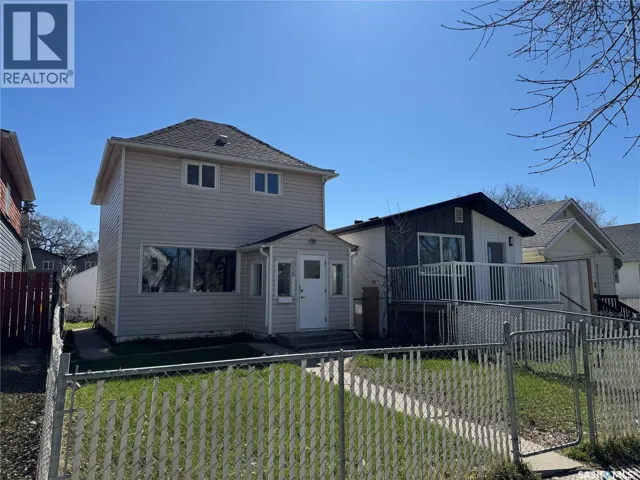 318 H AVENUE S, Saskatoon, Saskatchewan S7M1W3