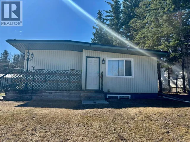142 Meadow Drive, Hinton, Alberta T7V1N7